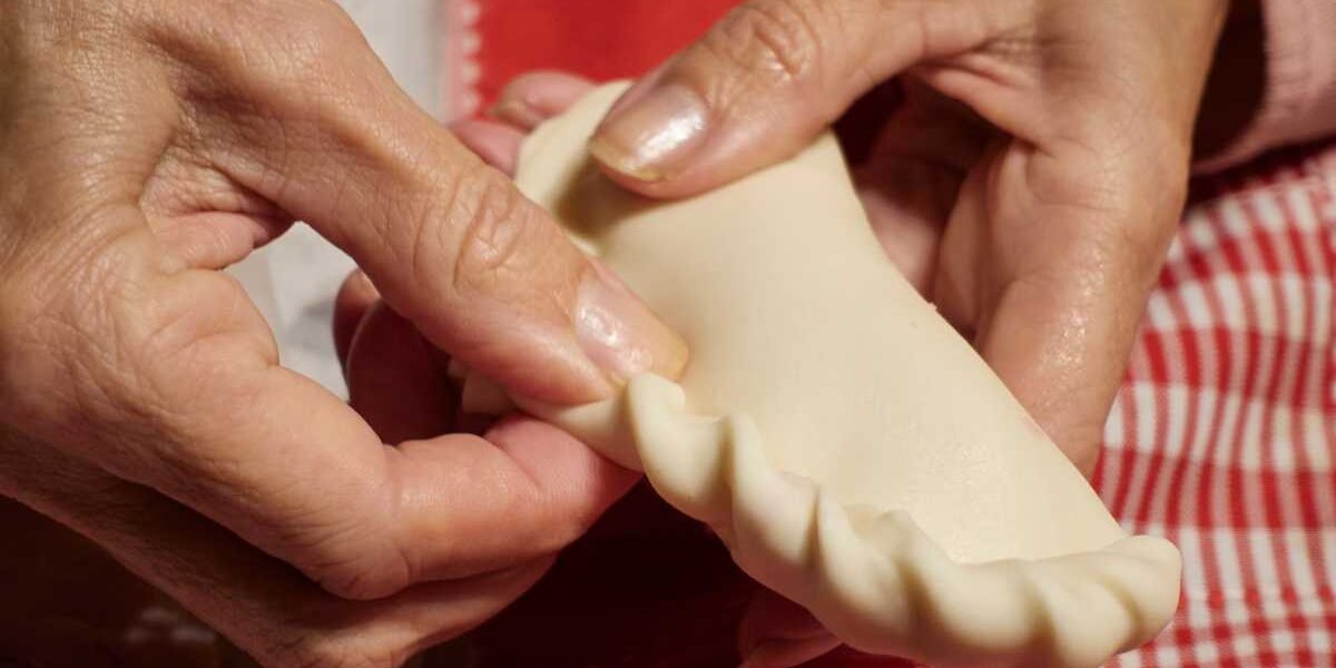 como fazer massa de pastel caseiro