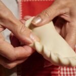 como fazer massa de pastel caseiro