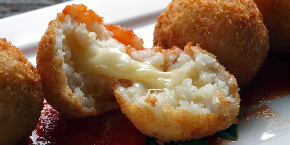 Bolinho de Arroz com Queijo