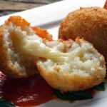 Bolinho de Arroz com Queijo