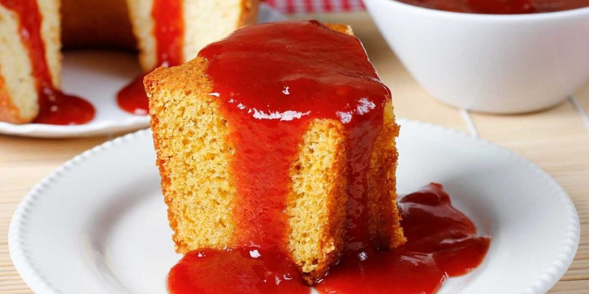 Bolo de Fubá com Goiabada