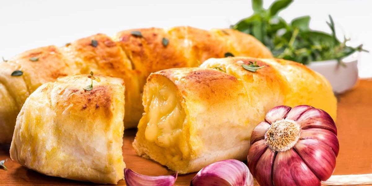Pão de Alho Recheado para Churrasco: O Acompanhamento Que Vai Roubar a Cena