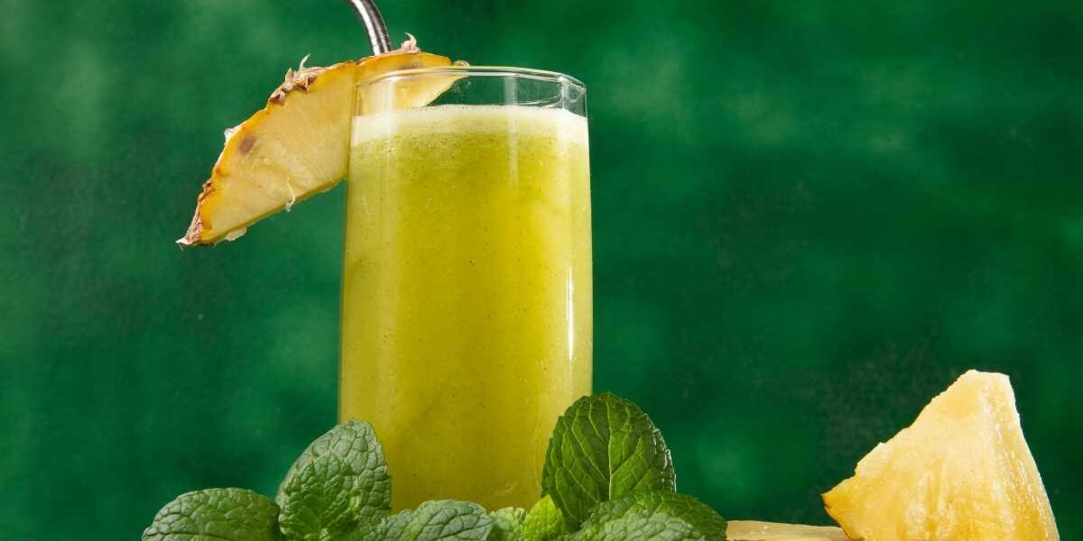 Suco Natural de Abacaxi com Hortelã