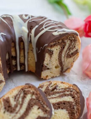 Bolo Mármore com Cobertura