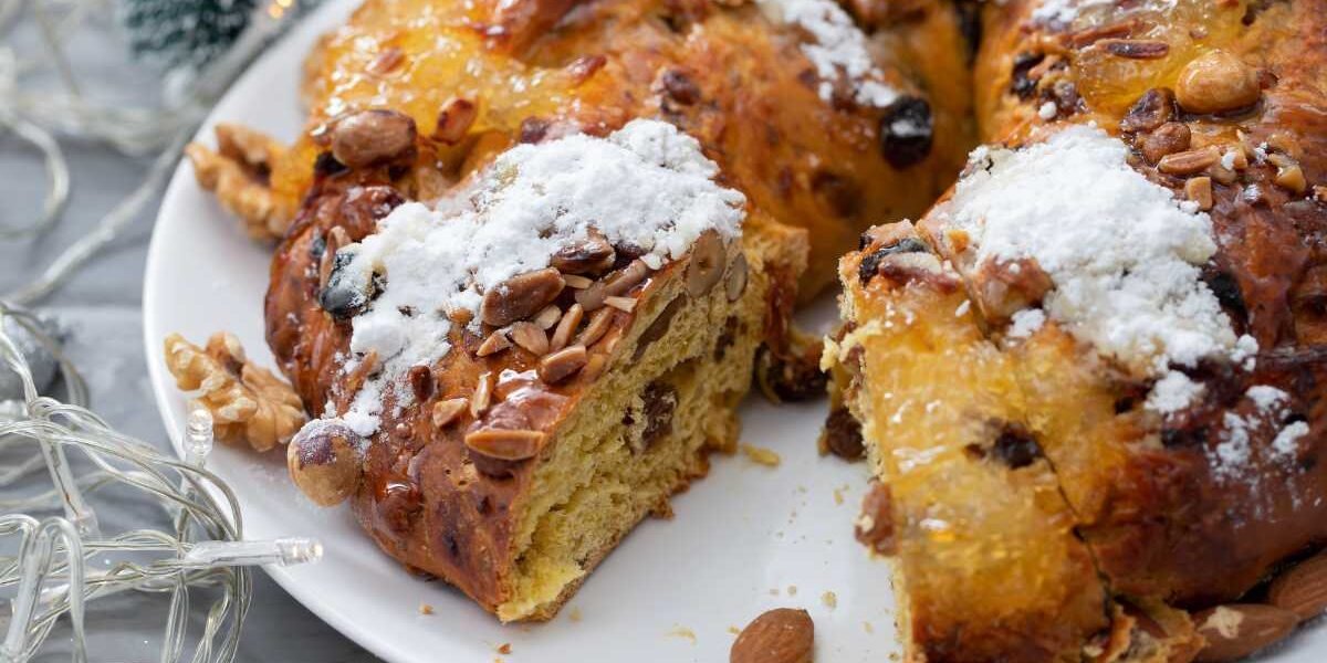 Bolo de coco com passas