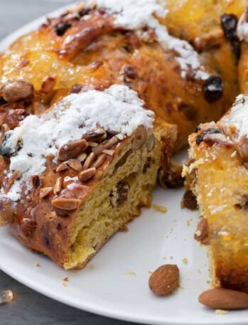 Bolo de coco com passas