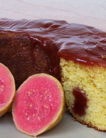 Bolo de trigo com goiabada