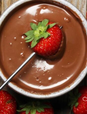 Como fazer morango com cobertura de chocolate