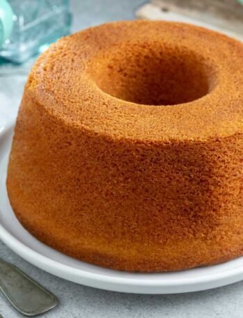 O que colocar no bolo de fubá pra ficar fofinho