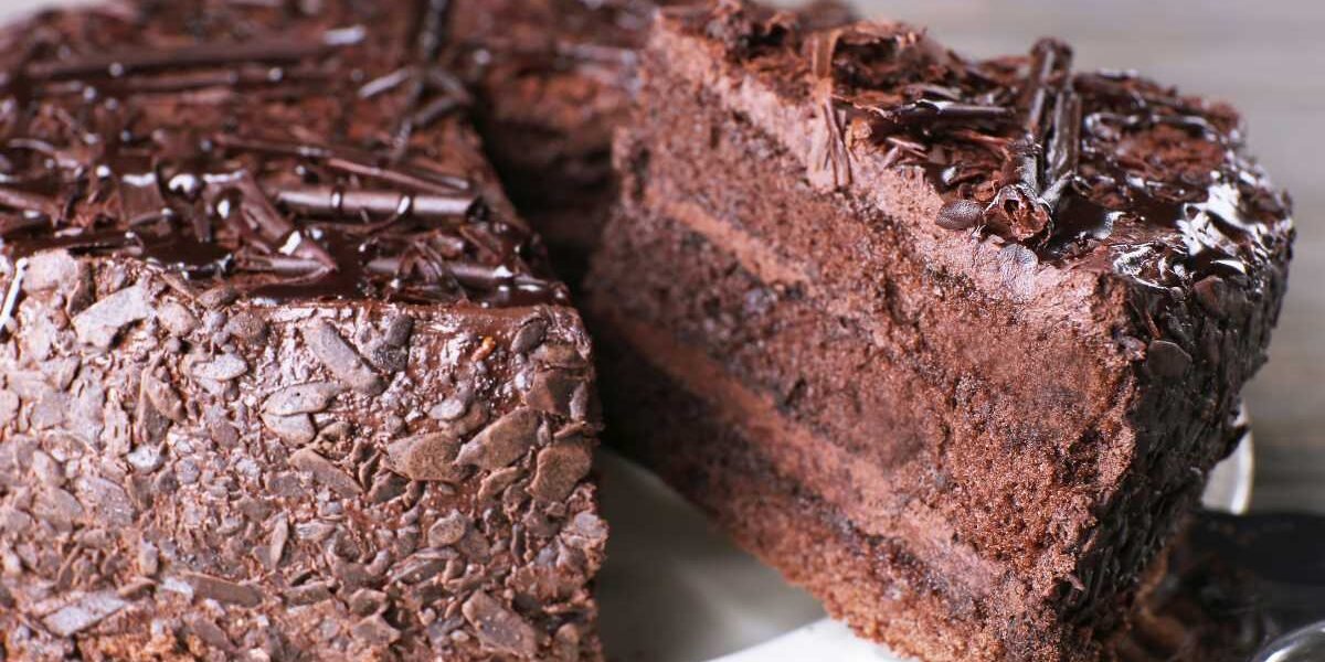 Bolo de Chocolate Perfeito: O Segredo para um Abraço em Forma de Doce!