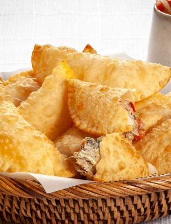 Pastel Rápido e Fácil com Massa que Sobrou na Geladeira