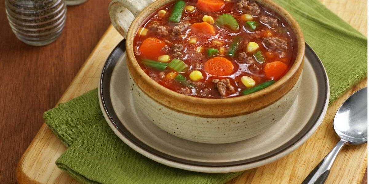 Como fazer sopa de legumes e carne seca