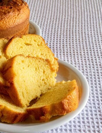 O Bolo de Fubá Mais Fofinho que Você Já Fez na Vida